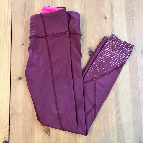 Lululemon size 2 scalloped leggings maroon - Picture 1 of 8